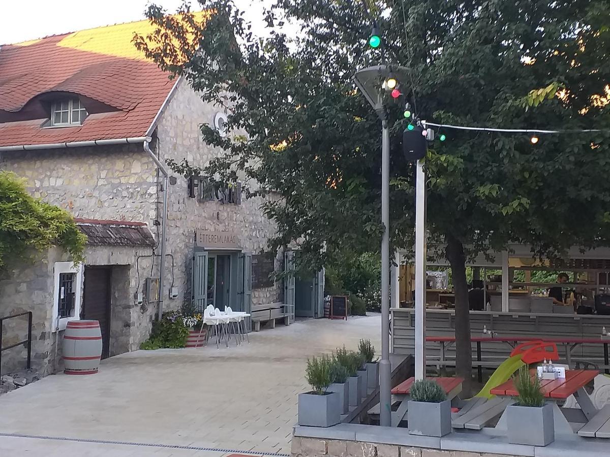 Galeria Apartman Veszprém Zewnętrze zdjęcie